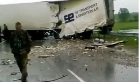 ДТП с разорванным пополам грузовиком в Приморье попало на видео