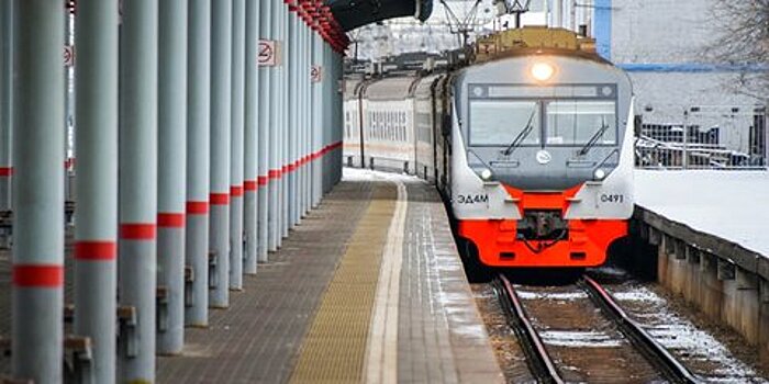 Поезд травмировал мужчину на станции "Электрозаводская" в Москве