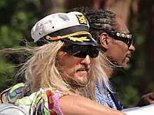 Вышел первый трейлер «Пляжного бездельника» с Мэттью Макконахи