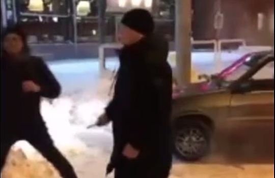 Спутник таксиста накинулся с ножом на пассажиров в Новосибирске
