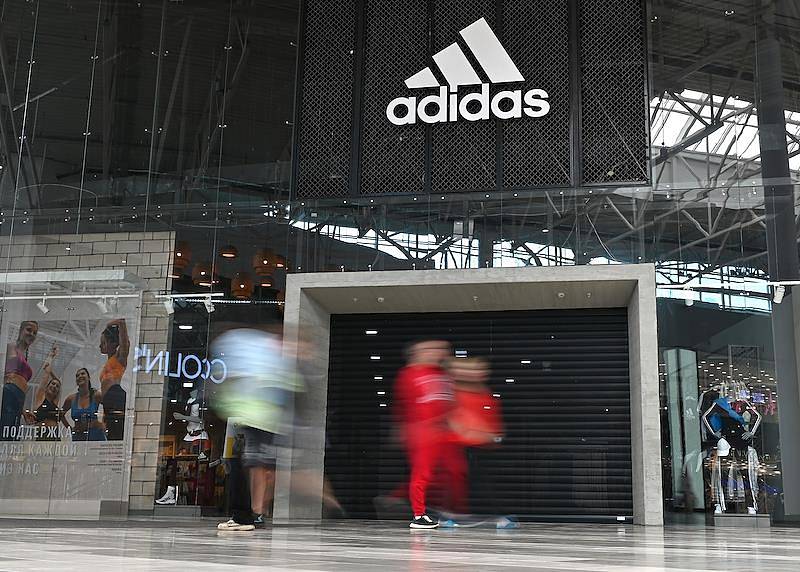 Стало известно о возможном возвращении Adidas в Россию