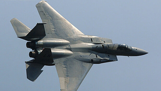 В Сети высмеяли погоню американских F-15 за "НЛО"