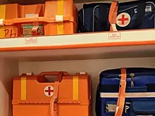 Мужчина напал на врачей "скорой" и удерживал их в квартире