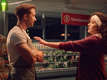 Хлеб из "Пятерочки" появился в клипе новой группы Шнурова