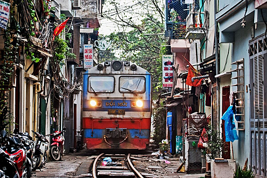 Популярная «улица с поездом» в Ханое закрыта для туристов