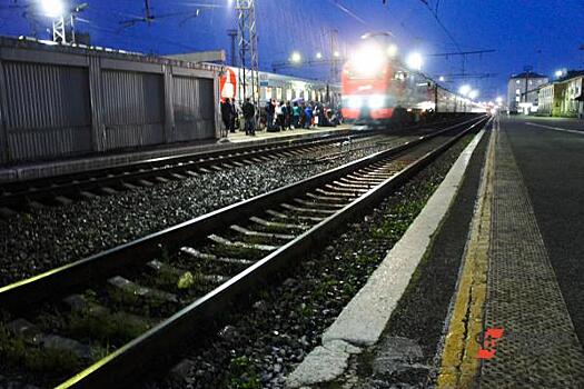 В Югре 12-летнюю девочку сбил поезд