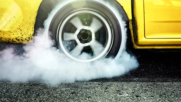 На каких колесах шины изнашиваются быстрее