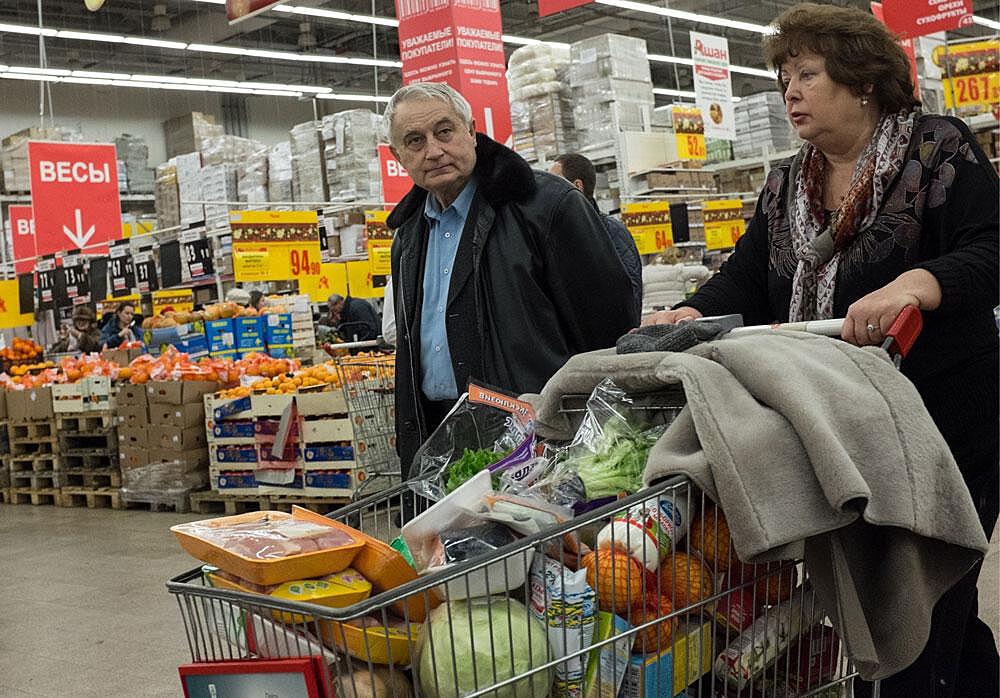 В российских магазинах наблюдается снижение цен на некоторые товары