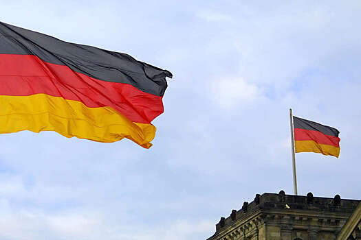 В Германии официально запретили зиговать обеими руками