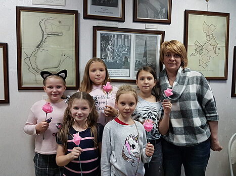 Библиотека №4: мастер-класс «Цветок для учителя»