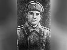 Заслонил собой командира