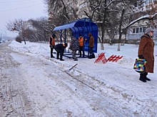Разрушенную легковушкой остановку восстанавливают в Дзержинске