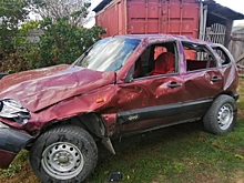 Житель Омской области погиб в аварии после того, как его внедорожник перевернулся