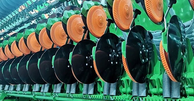Дилеры сельхозтехники назвали системные угрозы на итоговом годовом собрании