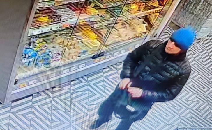 В Курске по подозрению в краже разыскивают мужчину
