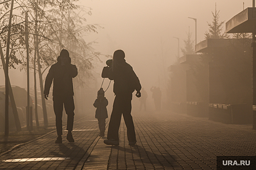 Российский мегаполис накрыл густой смог с запахом гари