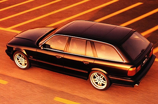 BMW построила универсал M5 с двигателем от McLaren F1. Но потом спрятала его