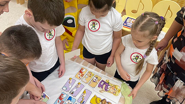 Детей Ноябрьска научили безопасному вождению самокатов и первой помощи на дорогах