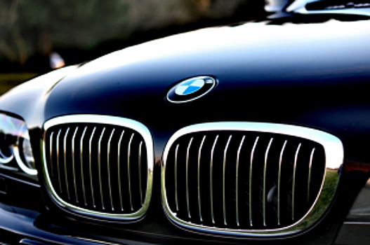 Омский полицейский купил BMW дороже, чем заработал за три года