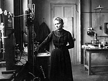 Amazon снимает фильм "Радиоактивно" о Марии Кюри