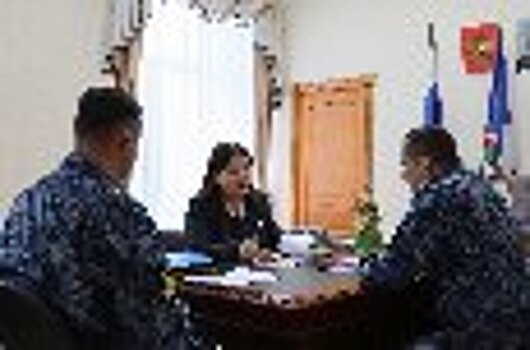 Начальник УФСИН России по Республике Саха (Якутия) Сергей Калиновский и Министр образования и науки региона Нюргуна Соколова обсудили вопросы развития производства в исправительных учреждениях и профессионального обучения осужденных