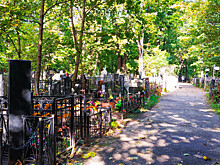 В Подмосковье рядом с отцом похоронили модельера Егора Зайцева