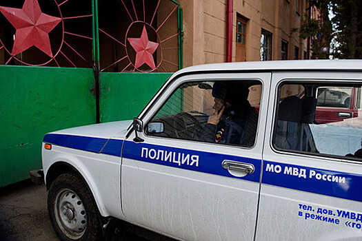 В Красноярском крае эвакуировали полицейский участок из-за мужчины с артснарядом