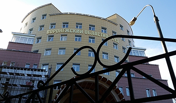 Двое парней хладнокровно расстреляли из обреза ружья спавшего в машине воронежца