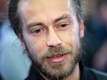 Вдове Децла объявили войну