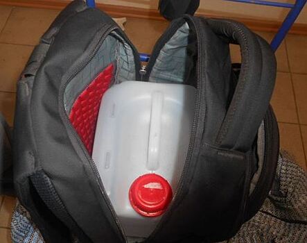 Донские таможенники изъяли у жителя Украины 70 литров спирта