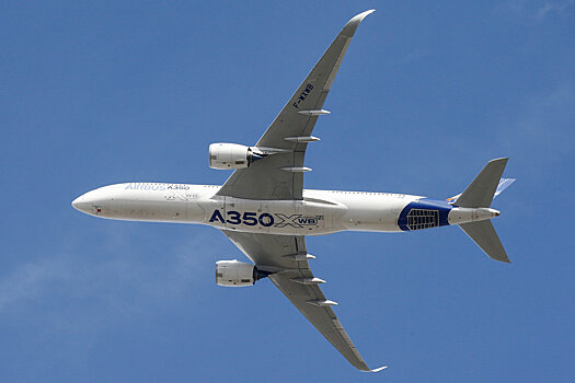 Новейшие Airbus A350 дважды теряли двигатели из-за пролитых напитков
