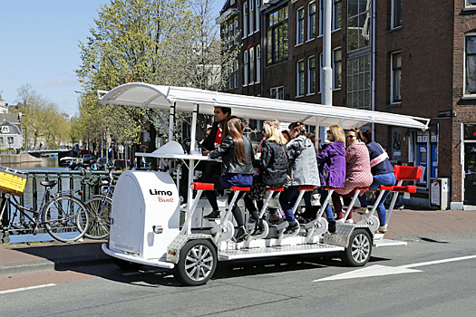 В Амстердаме запретили «пивные велосипеды»