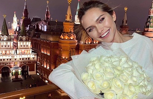 «Настоящая леди»: Стеша Маликова очаровала поклонников лучезарной улыбкой