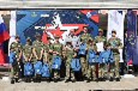 В Запорожской области дети участников СВО получили рюкзаки от фонда "Защитники Отечества"