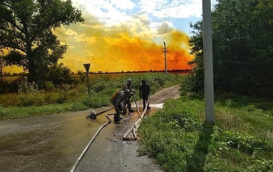 Разлитую на Украине азотную кислоту перевозили нелегально