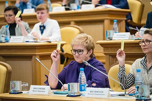 Председателем президиума общественных палат России стала югорчанка Ирина Максимова