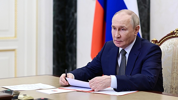 Путин прибыл в Кремль поздно вечером