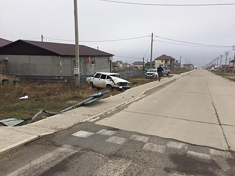 Под Новороссийском в ДТП погиб водитель перевернувшейся "Лады"