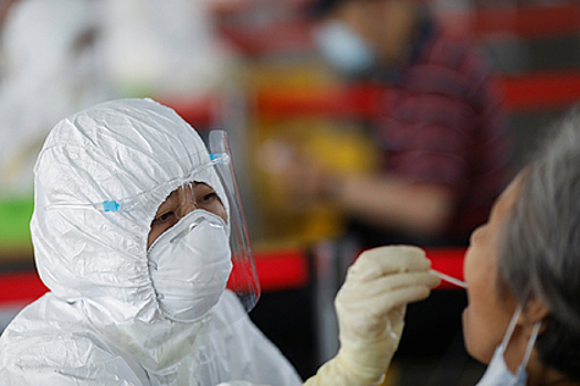 В китайском городе протестируют 6 миллионов человек из-за вспышки коронавируса