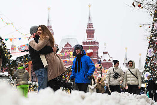 SuperJob: 60% россиян поддержали введение десятидневных новогодних каникул