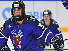 17-летний Пугачев о 1-м голе в КХЛ: «Эмоции позитивные. Выходил на каждую игру отрабатывать по максимуму. Я стараюсь созидать, будет момент – постараюсь забить»