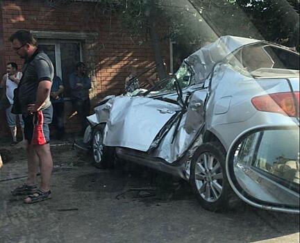 Автоледи попала в аварию с буровой установкой