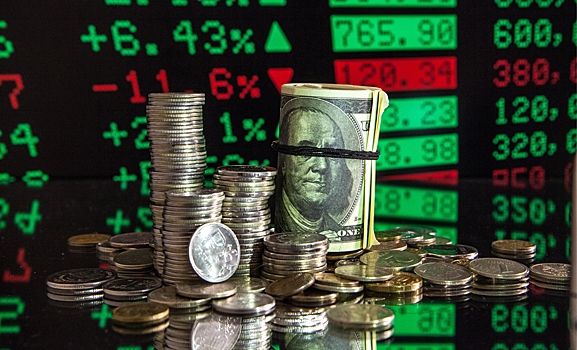 Евро и доллар преодолели психологически важные уровни