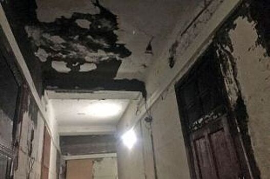 После капремонта дома уральцам пришлось ремонтировать квартиры