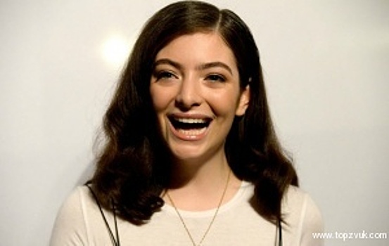Lorde спела в живую впервые за два с половиной года