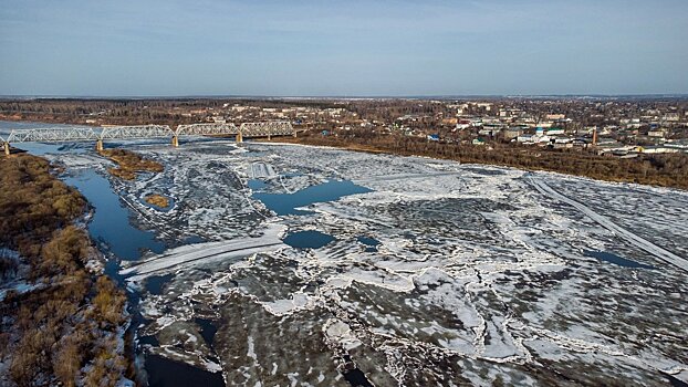 В Якутии завершили работы по зачернению льда на опасных участках