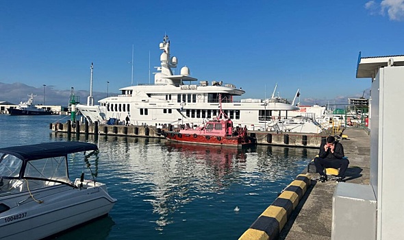 Морской порт в Сочи планирует приобрести грузопассажирский паром для сообщений с Турцией