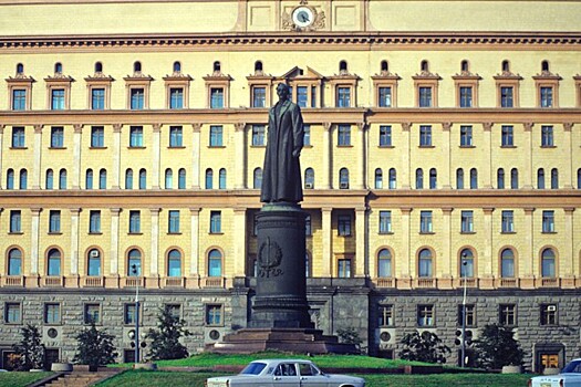 Памятник Дзержинскому предложили вернуть на Лубянку