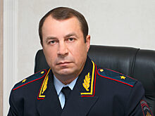 В Курске полицейские в свой профессиональный праздник получили новые служебные машины