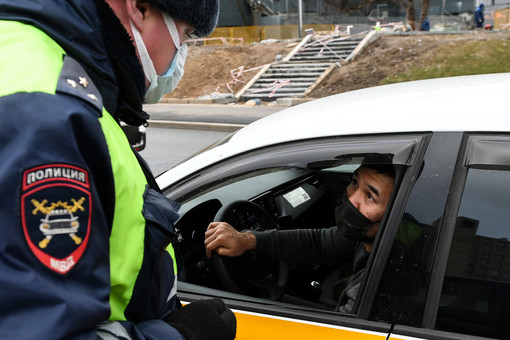 Власти Нижегородской области потребовали уволить всех таксистов-мигрантов